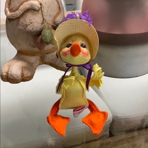 Annalee duck with bonnet